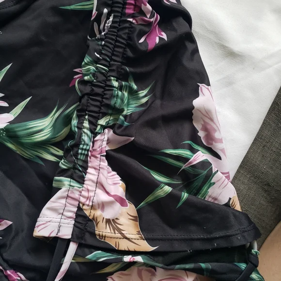 Floral Halter Tankini Top Swimsuit - Picture 6 of 7